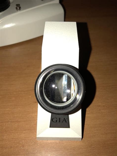 how to use the polarizing filter on a gia refractometer|gia polarscope pdf.